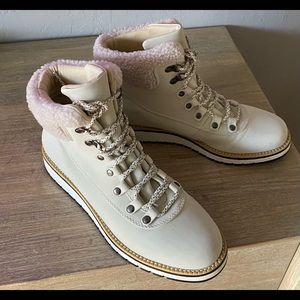 Super cute Nomad boots for winter!